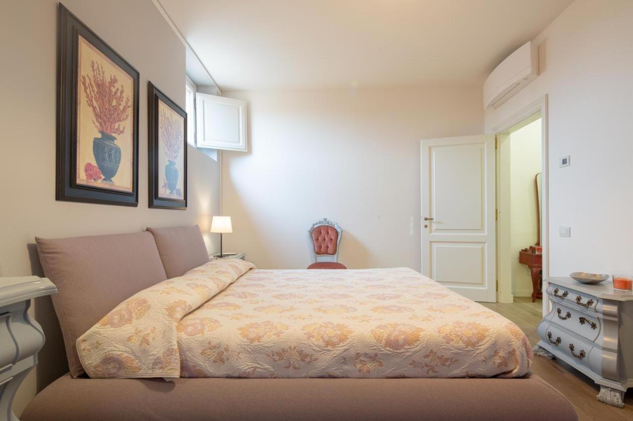 Stunning & Luxurious 1Br Apt 1 Min Walk By Duomo Firenze Eksteriør bilde